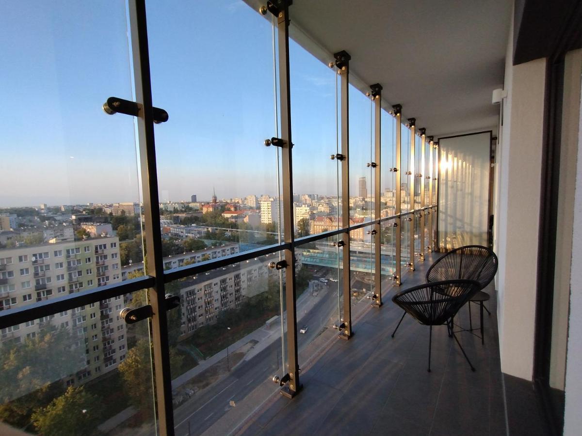 Wola Tower Deluxe Separate Bedroom With Free Garage - By Perfect Apart Βαρσοβία Εξωτερικό φωτογραφία