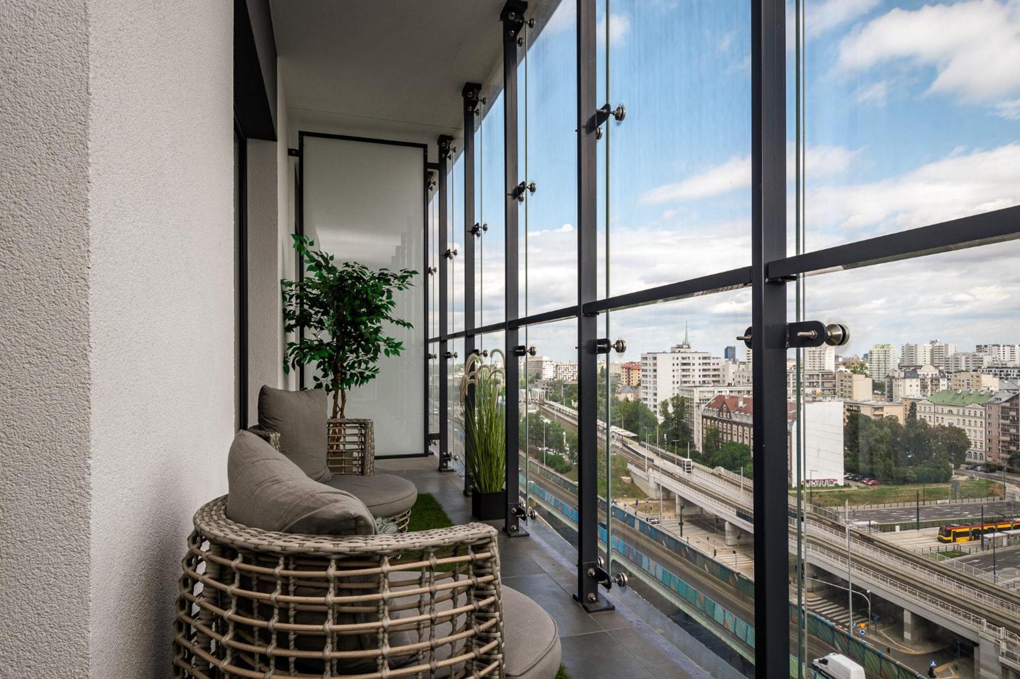 Wola Tower Deluxe Separate Bedroom With Free Garage - By Perfect Apart Βαρσοβία Εξωτερικό φωτογραφία