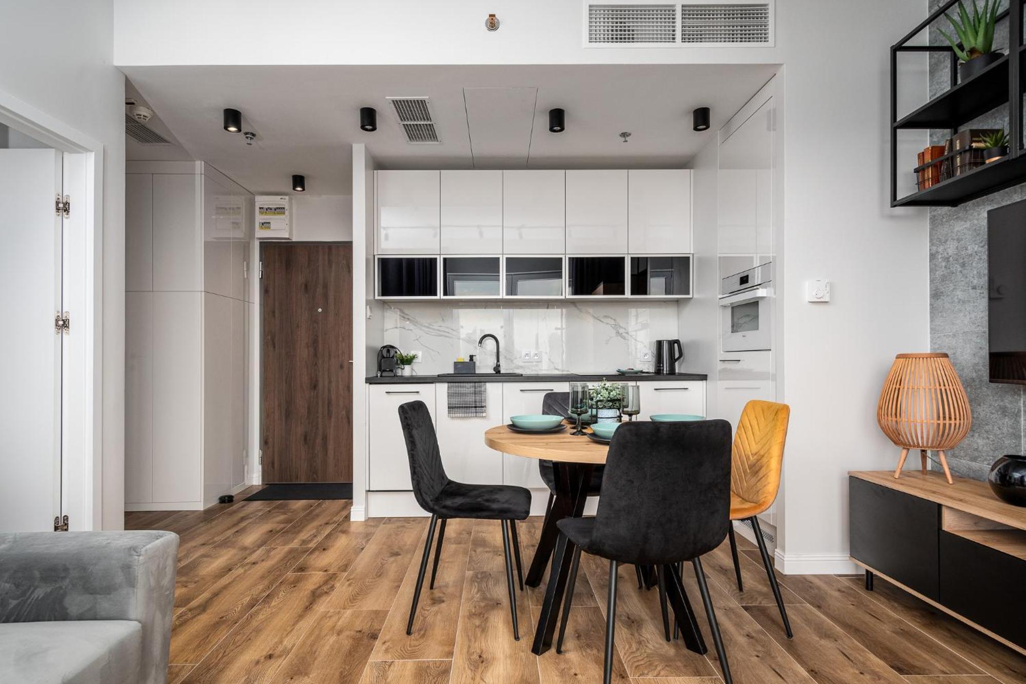 Wola Tower Deluxe Separate Bedroom With Free Garage - By Perfect Apart Βαρσοβία Εξωτερικό φωτογραφία