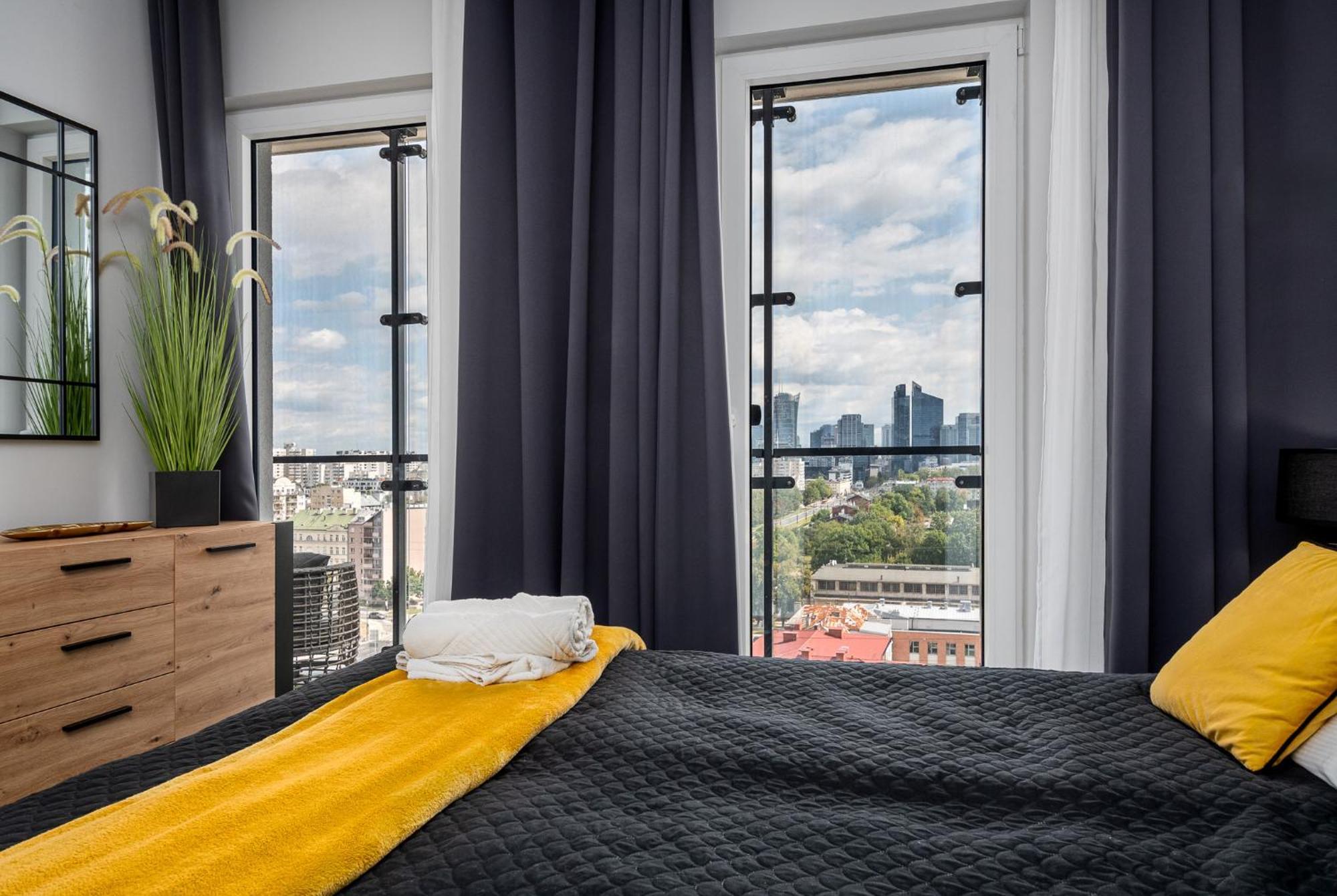 Wola Tower Deluxe Separate Bedroom With Free Garage - By Perfect Apart Βαρσοβία Εξωτερικό φωτογραφία