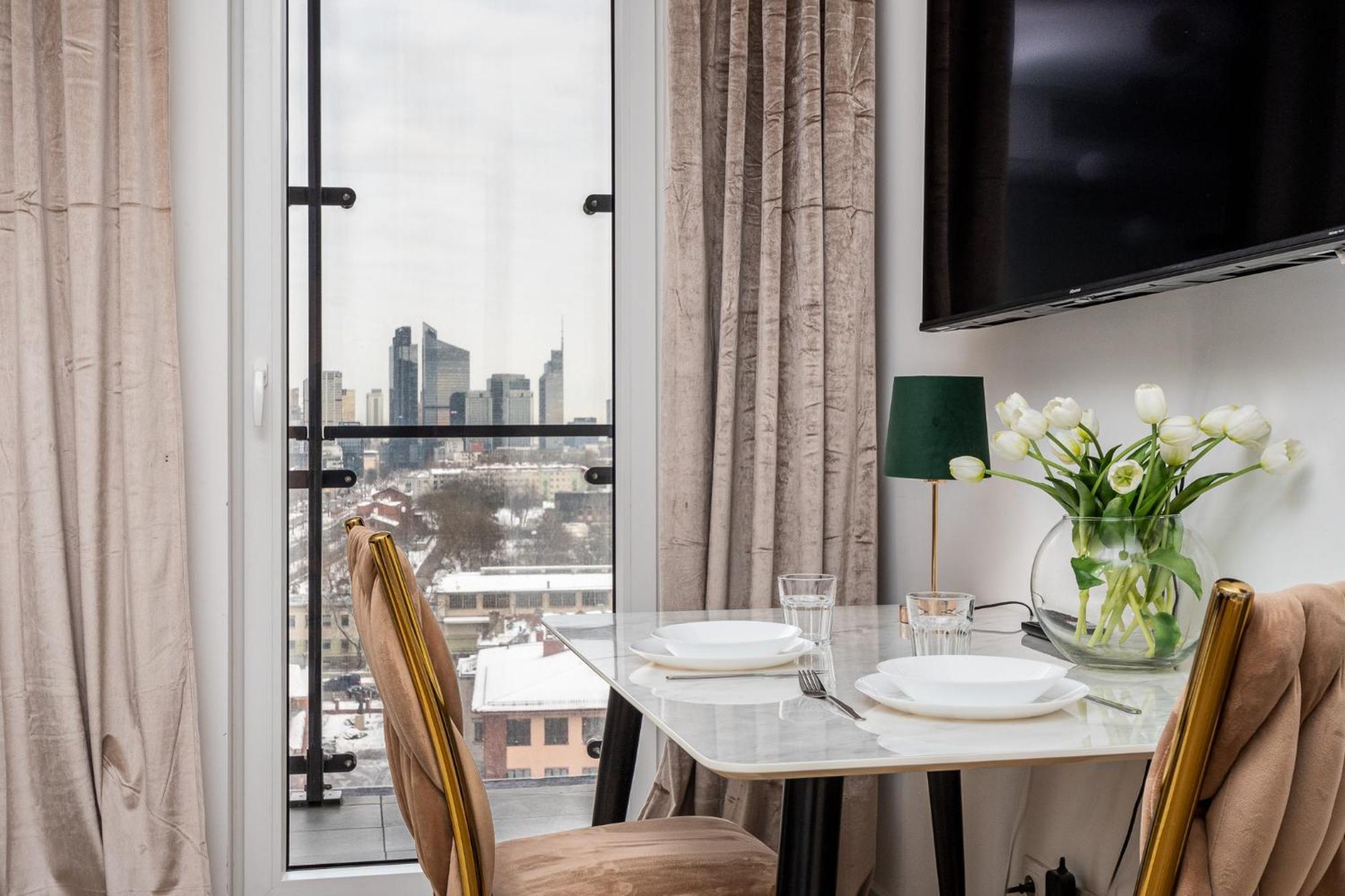 Wola Tower Deluxe Separate Bedroom With Free Garage - By Perfect Apart Βαρσοβία Εξωτερικό φωτογραφία