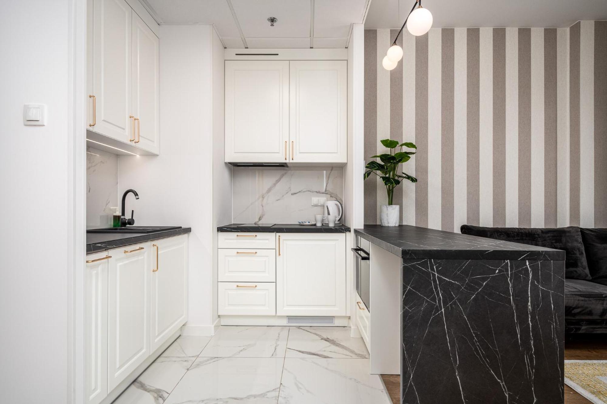 Wola Tower Deluxe Separate Bedroom With Free Garage - By Perfect Apart Βαρσοβία Εξωτερικό φωτογραφία